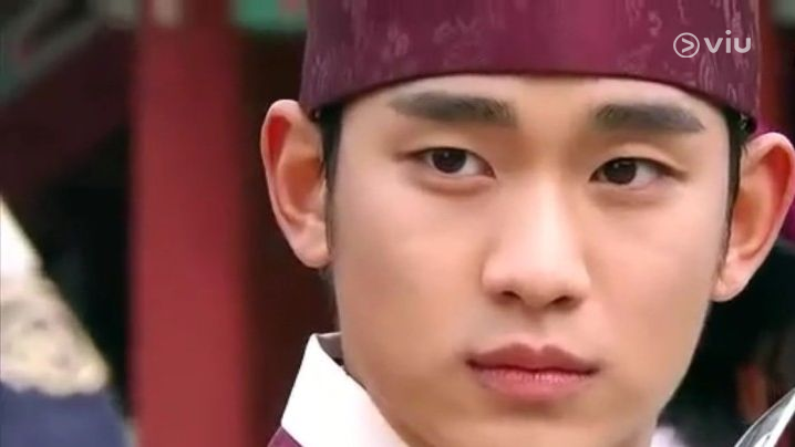 Kim Soo-hyun in Moon Embracing Sun
