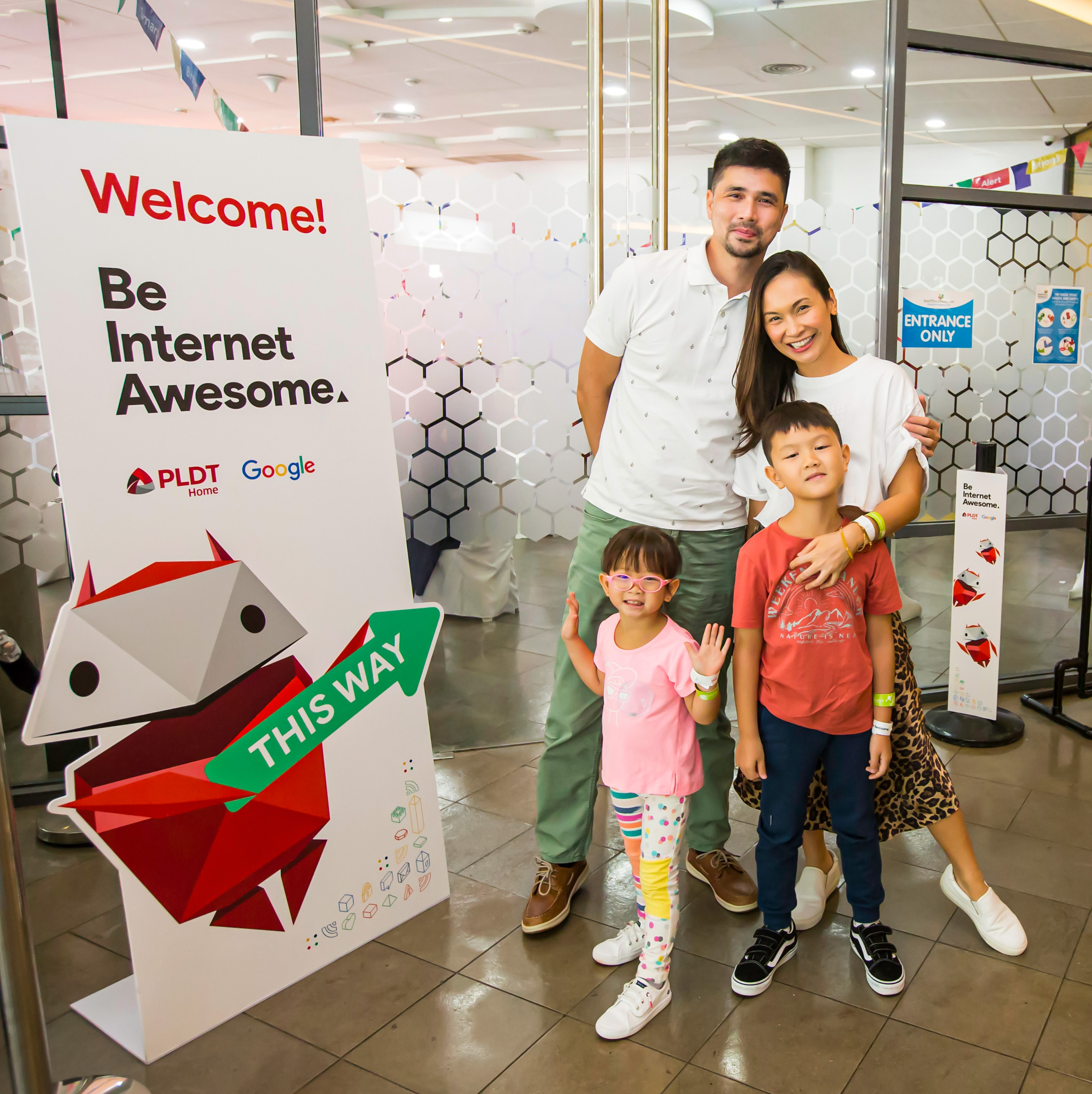 PLDT Home Patty Laurel and family